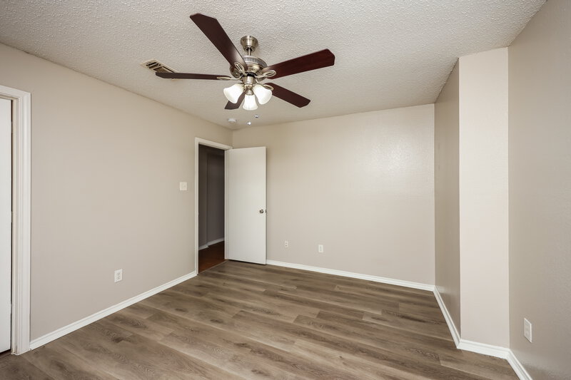 1,740/Mo, 2717 Bent Brook Dr Mesquite, TX 75181 Main Bedroom View 2