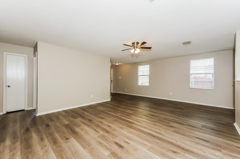 2,035/Mo, 9128 Garden Springs Dr Fort Worth, TX 76123 Living Room View