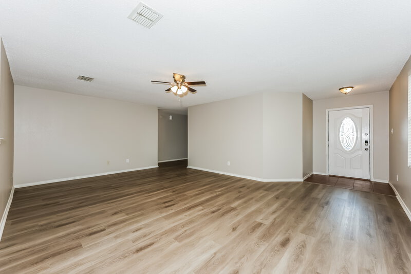 2,035/Mo, 9128 Garden Springs Dr Fort Worth, TX 76123 Living Room View 2