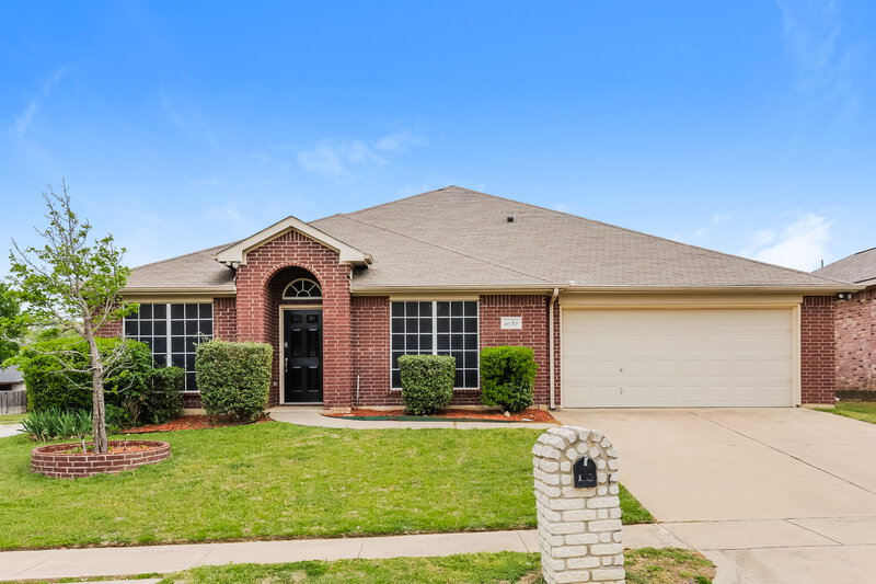 2,835/Mo, 1037 Hidden Meadow Dr Burleson, TX 76028 External View