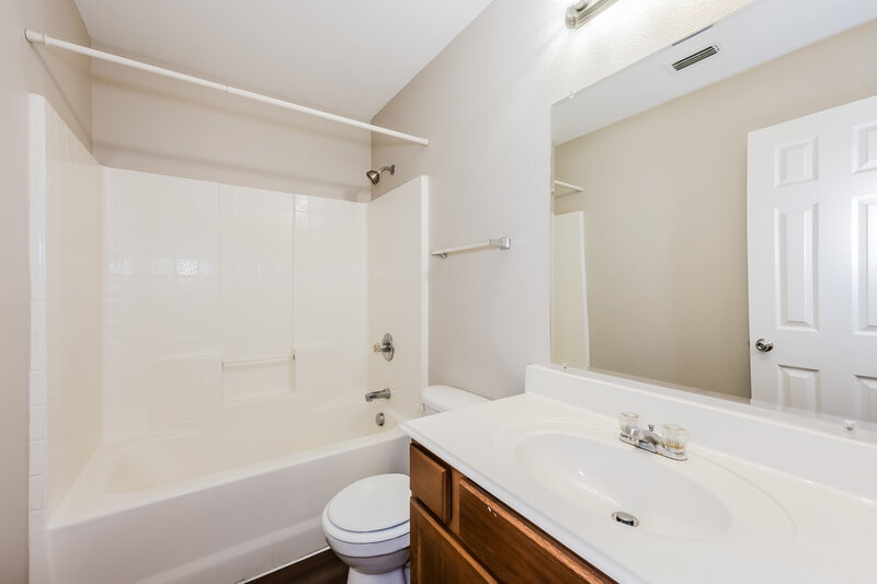 2,835/Mo, 1037 Hidden Meadow Dr Burleson, TX 76028 Bathroom View
