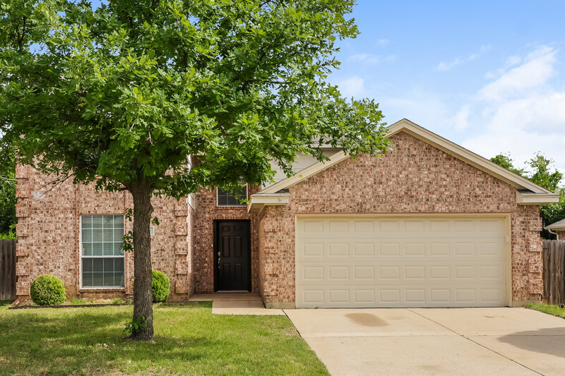 2,470/Mo, 613 Mesa Vista Dr Crowley, TX 76036 External View