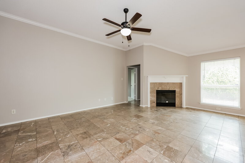 2,470/Mo, 613 Mesa Vista Dr Crowley, TX 76036 Living Room View 2