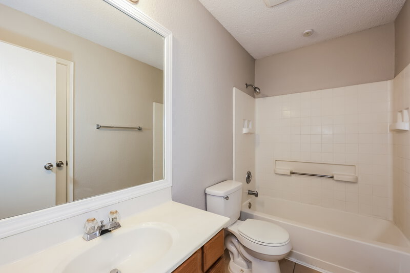 2,470/Mo, 613 Mesa Vista Dr Crowley, TX 76036 Bathroom View