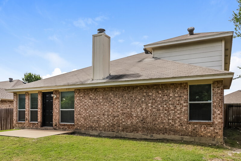 2,470/Mo, 613 Mesa Vista Dr Crowley, TX 76036 Rear View 2