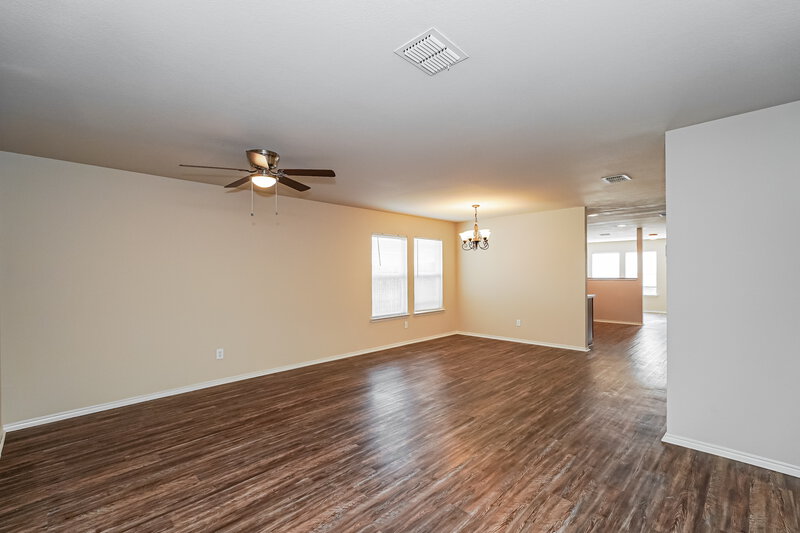 2,220/Mo, 321 Silver Lake Trl Fort Worth, TX 76140 Living Room View 2