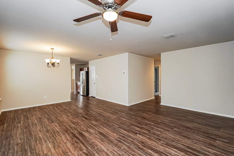 2,220/Mo, 321 Silver Lake Trl Fort Worth, TX 76140 Living Room View 3