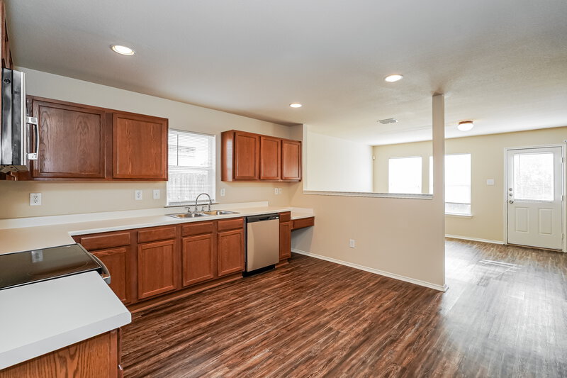 2,220/Mo, 321 Silver Lake Trl Fort Worth, TX 76140 Kitchen View