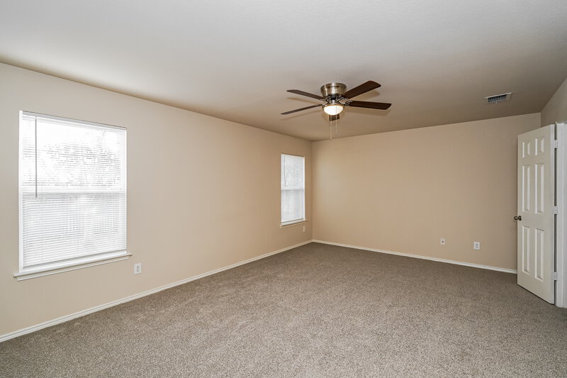 2,220/Mo, 321 Silver Lake Trl Fort Worth, TX 76140 Main Bedroom View