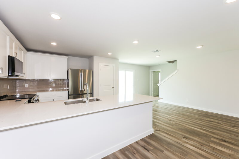 2,575/Mo, 3027 River Birch Dr Dallas, TX 75253 Kitchen View 2