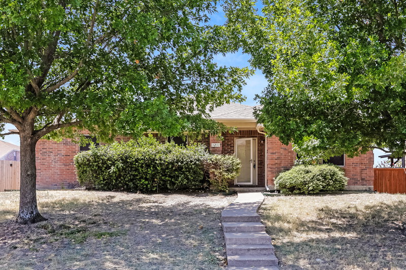 2,185/Mo, 3231 Poppy Pl Lancaster, TX 75134 External View