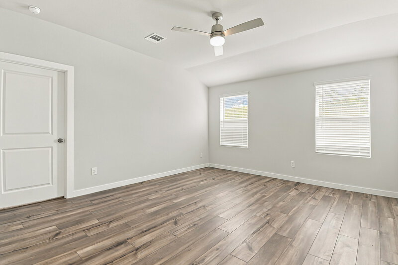 2,240/Mo, 3116 River Birch Dr Dallas, TX 75253 Living Room View