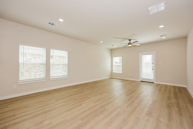 2,765/Mo, 321 Amberville Dr Red Oak, TX 75154 Living Room View