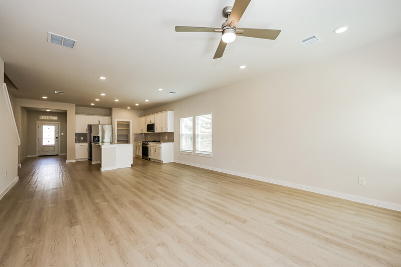 2,765/Mo, 321 Amberville Dr Red Oak, TX 75154 Living Room View 2