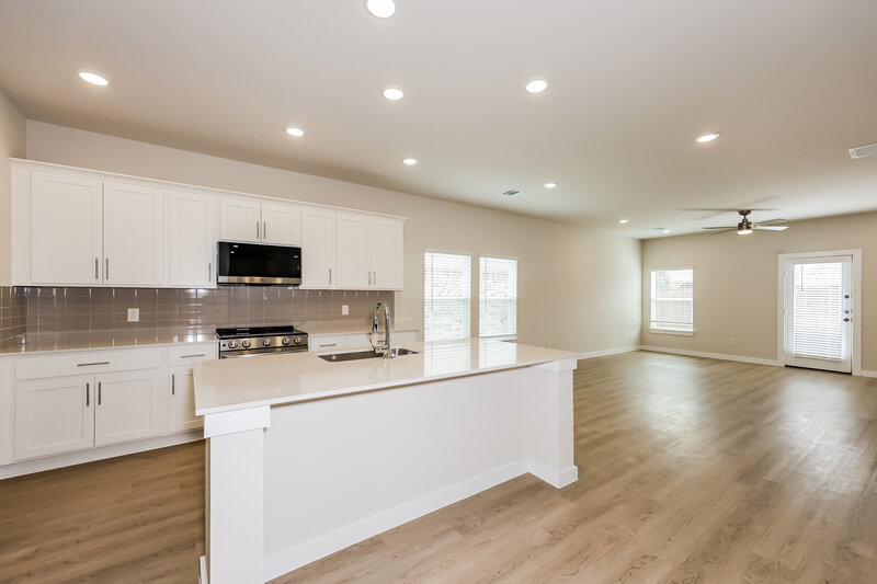 2,765/Mo, 321 Amberville Dr Red Oak, TX 75154 Kitchen View
