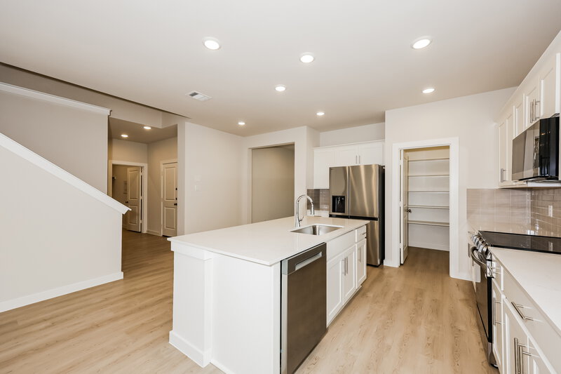 2,765/Mo, 321 Amberville Dr Red Oak, TX 75154 Kitchen View 3
