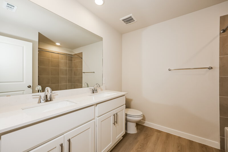 2,765/Mo, 321 Amberville Dr Red Oak, TX 75154 Bathroom View