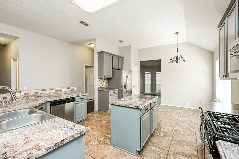 2,460/Mo, 508 Glenwood Dr Burleson, TX 76028 Kitchen View