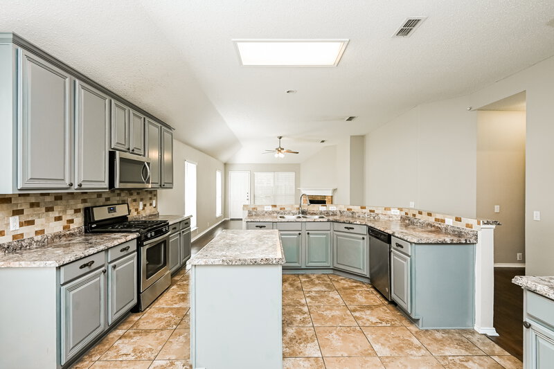 2,460/Mo, 508 Glenwood Dr Burleson, TX 76028 Kitchen View 2