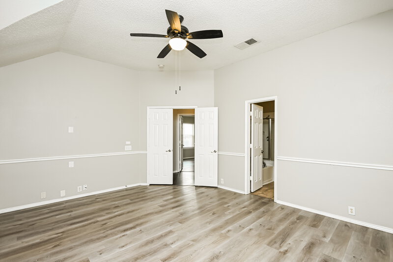 2,460/Mo, 508 Glenwood Dr Burleson, TX 76028 Main Bedroom View 2