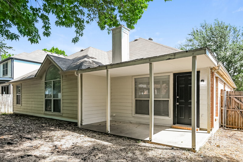 2,460/Mo, 508 Glenwood Dr Burleson, TX 76028 Rear View