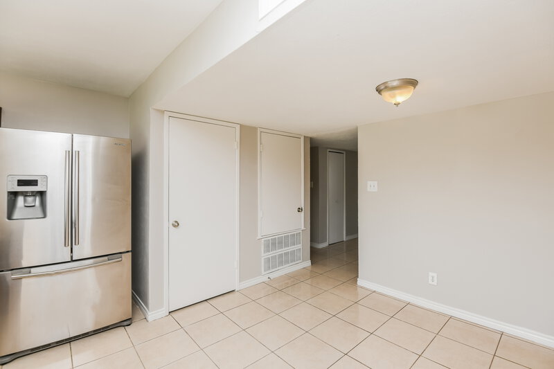 1,875/Mo, 656 Nora Ln Desoto, TX 75115 Breakfast Nook View