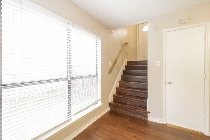 2,115/Mo, 1345 Jasmine Dr Lewisville, TX 75077 Hallway View