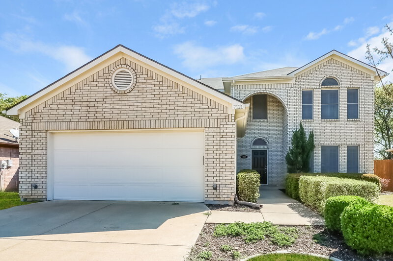 3,130/Mo, 7121 Greenspoint Dr Arlington, TX 76001 External View