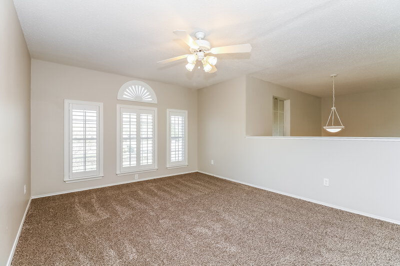 3,130/Mo, 7121 Greenspoint Dr Arlington, TX 76001 Family Room View