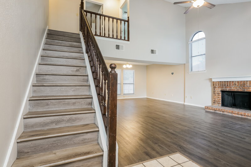 2,480/Mo, 2305 Weyborn Dr Arlington, TX 76018 Foyer View