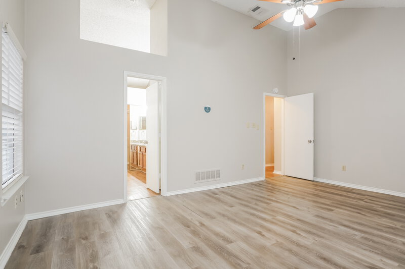 2,480/Mo, 2305 Weyborn Dr Arlington, TX 76018 Main Bedroom View