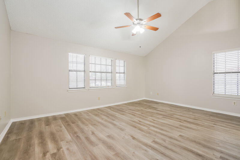 2,480/Mo, 2305 Weyborn Dr Arlington, TX 76018 Main Bedroom View 2