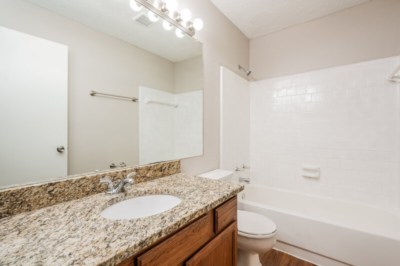 2,480/Mo, 2305 Weyborn Dr Arlington, TX 76018 Bathroom View