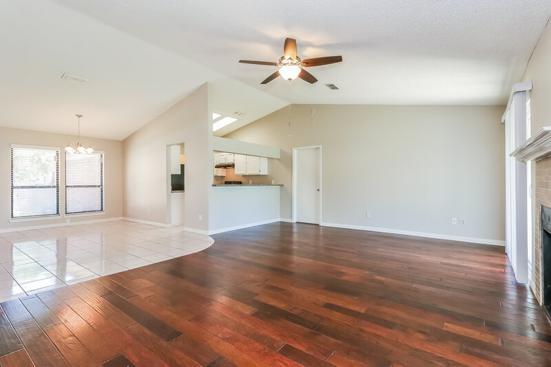 2,285/Mo, 316 Iberis Dr Arlington, TX 76018 Living Room View