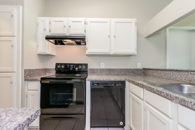 2,285/Mo, 316 Iberis Dr Arlington, TX 76018 Kitchen View
