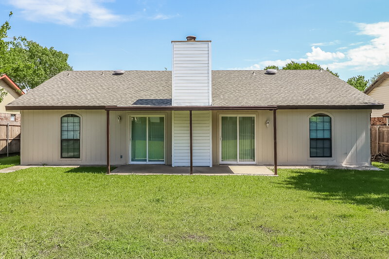 2,285/Mo, 316 Iberis Dr Arlington, TX 76018 Rear View