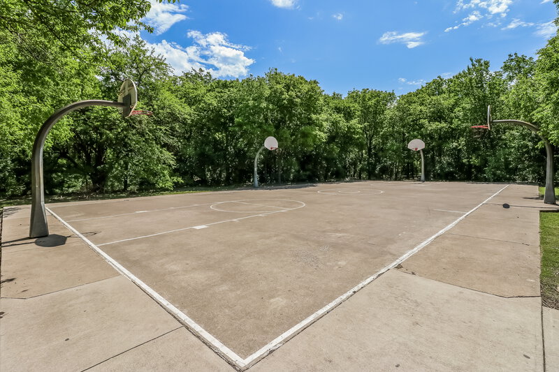 2,285/Mo, 316 Iberis Dr Arlington, TX 76018 Rear View 3