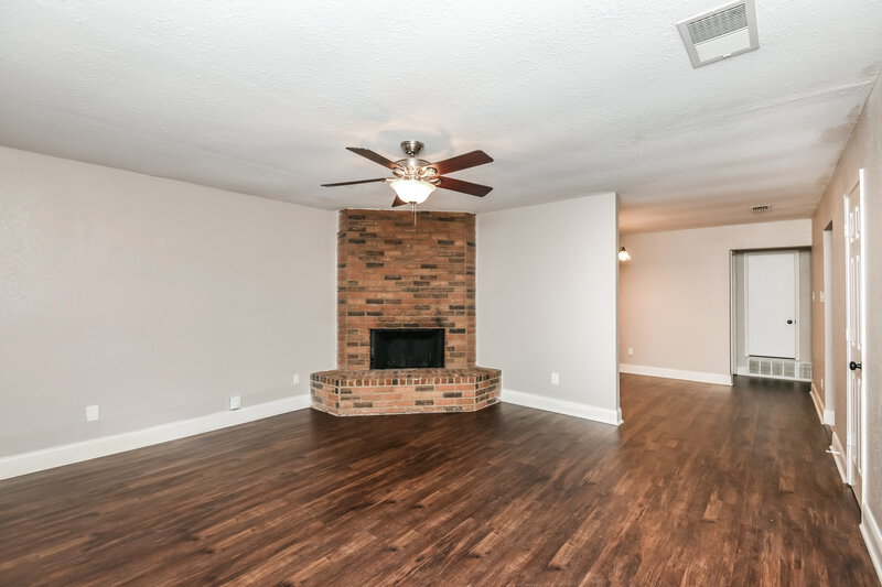 2,055/Mo, 608 Circleview Dr Mansfield, TX 76063 Living Room View 2