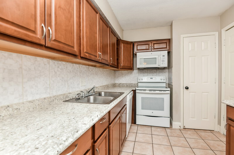 2,055/Mo, 608 Circleview Dr Mansfield, TX 76063 Kitchen View