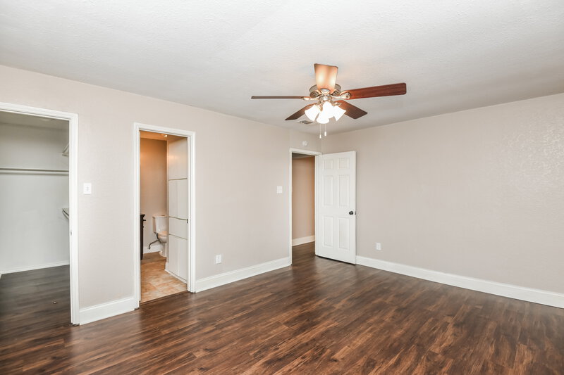 2,055/Mo, 608 Circleview Dr Mansfield, TX 76063 Main Bedroom View 2
