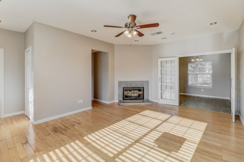 2,345/Mo, 6418 Nicole Way Arlington, TX 76002 Living Room View 2