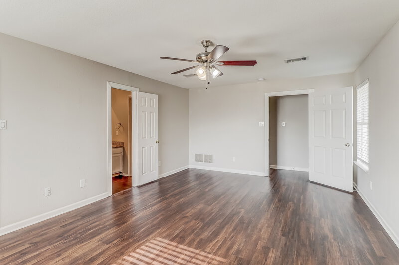 2,345/Mo, 6418 Nicole Way Arlington, TX 76002 Main Bedroom View 2