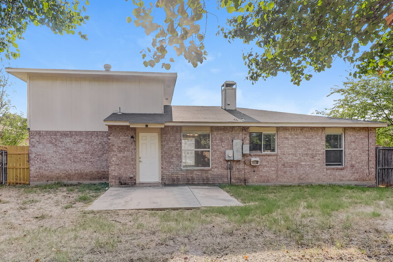 2,345/Mo, 6418 Nicole Way Arlington, TX 76002 Rear View