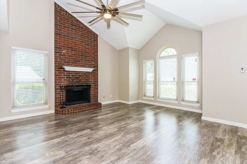 2,300/Mo, 3645 Fairview Dr Corinth, TX 76210 photolivingroom View