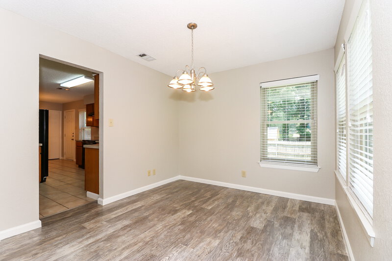 2,300/Mo, 3645 Fairview Dr Corinth, TX 76210 photolivingroom View 4