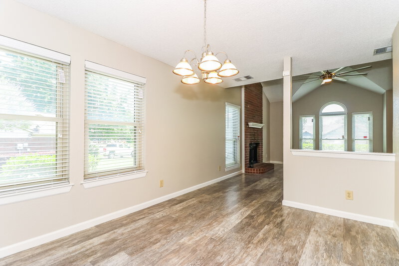 2,300/Mo, 3645 Fairview Dr Corinth, TX 76210 photolivingroom View 5