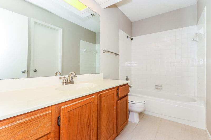 2,300/Mo, 3645 Fairview Dr Corinth, TX 76210 photobathroom View 2