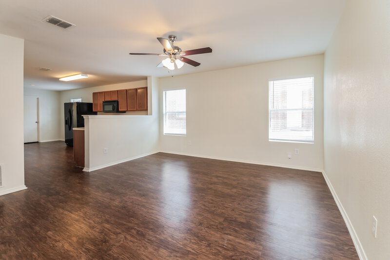 1,875/Mo, 2023 Kickapoo Trl Heartland, TX 75126 Living Room View