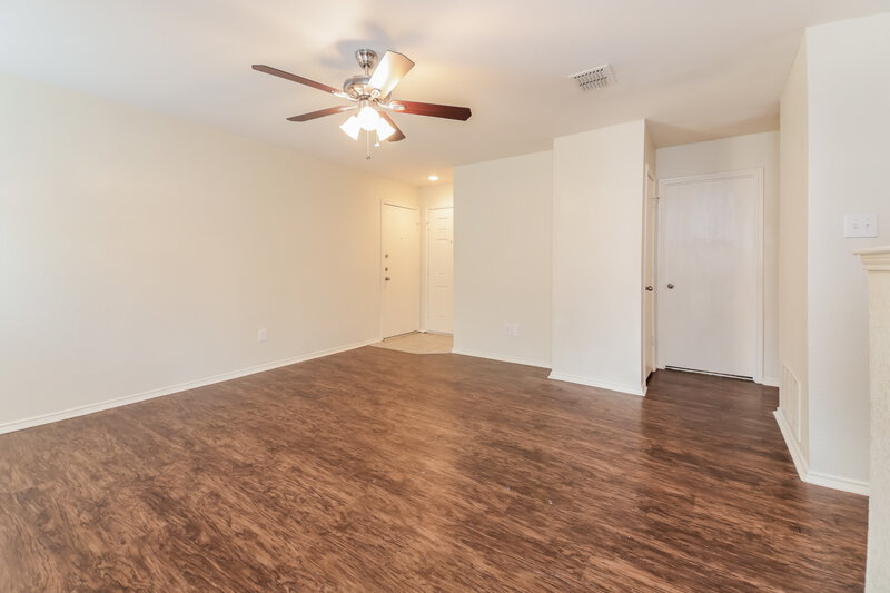 1,875/Mo, 2023 Kickapoo Trl Heartland, TX 75126 Living Room View 2
