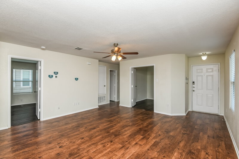 1,605/Mo, 1724 Vineridge Ln Burleson, TX 76028 Living Room View